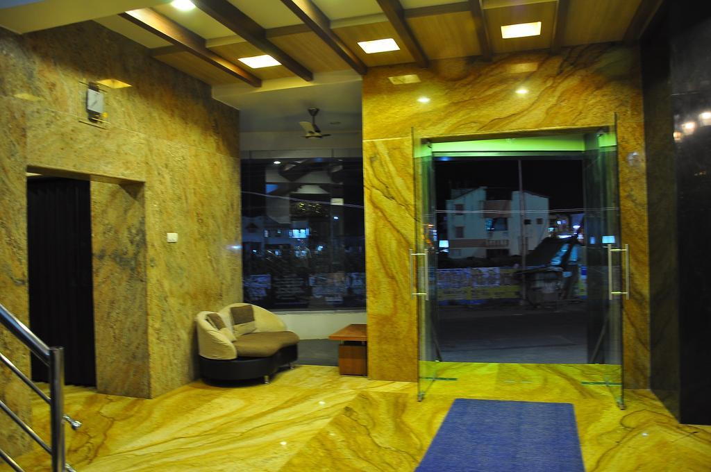 Sivamurugan Hotel Kumbakonam Esterno foto