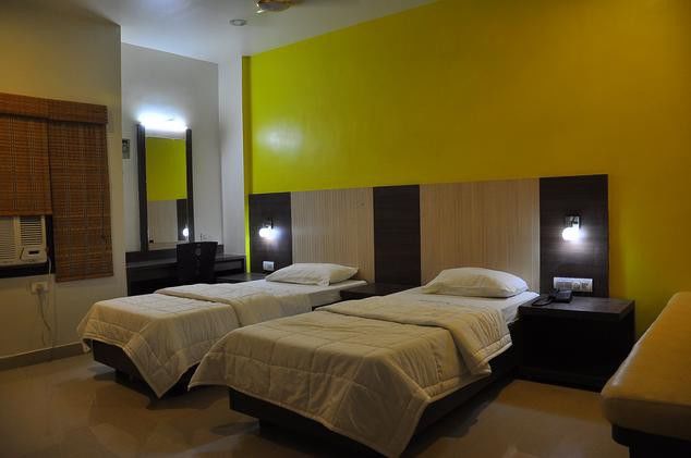 Sivamurugan Hotel Kumbakonam Esterno foto
