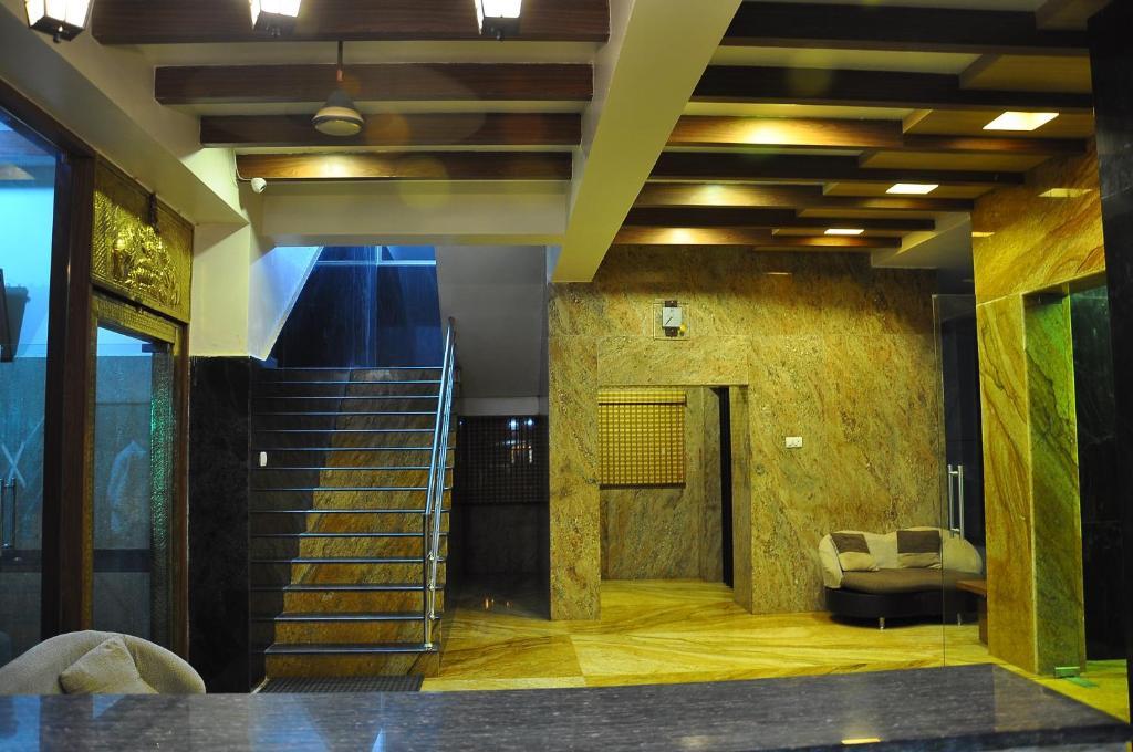 Sivamurugan Hotel Kumbakonam Esterno foto