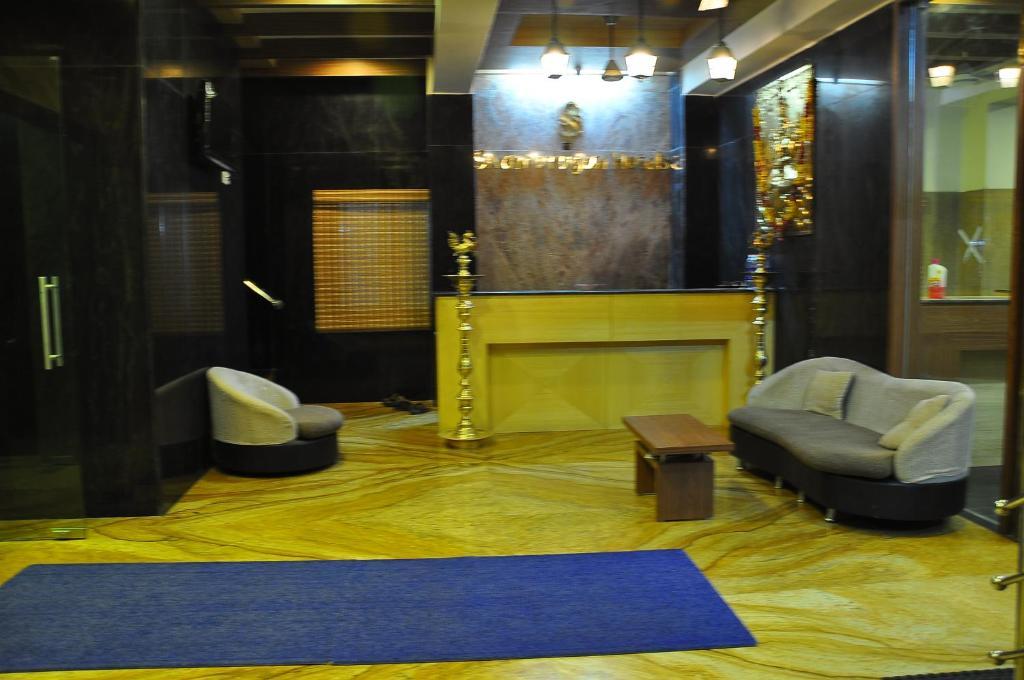 Sivamurugan Hotel Kumbakonam Esterno foto