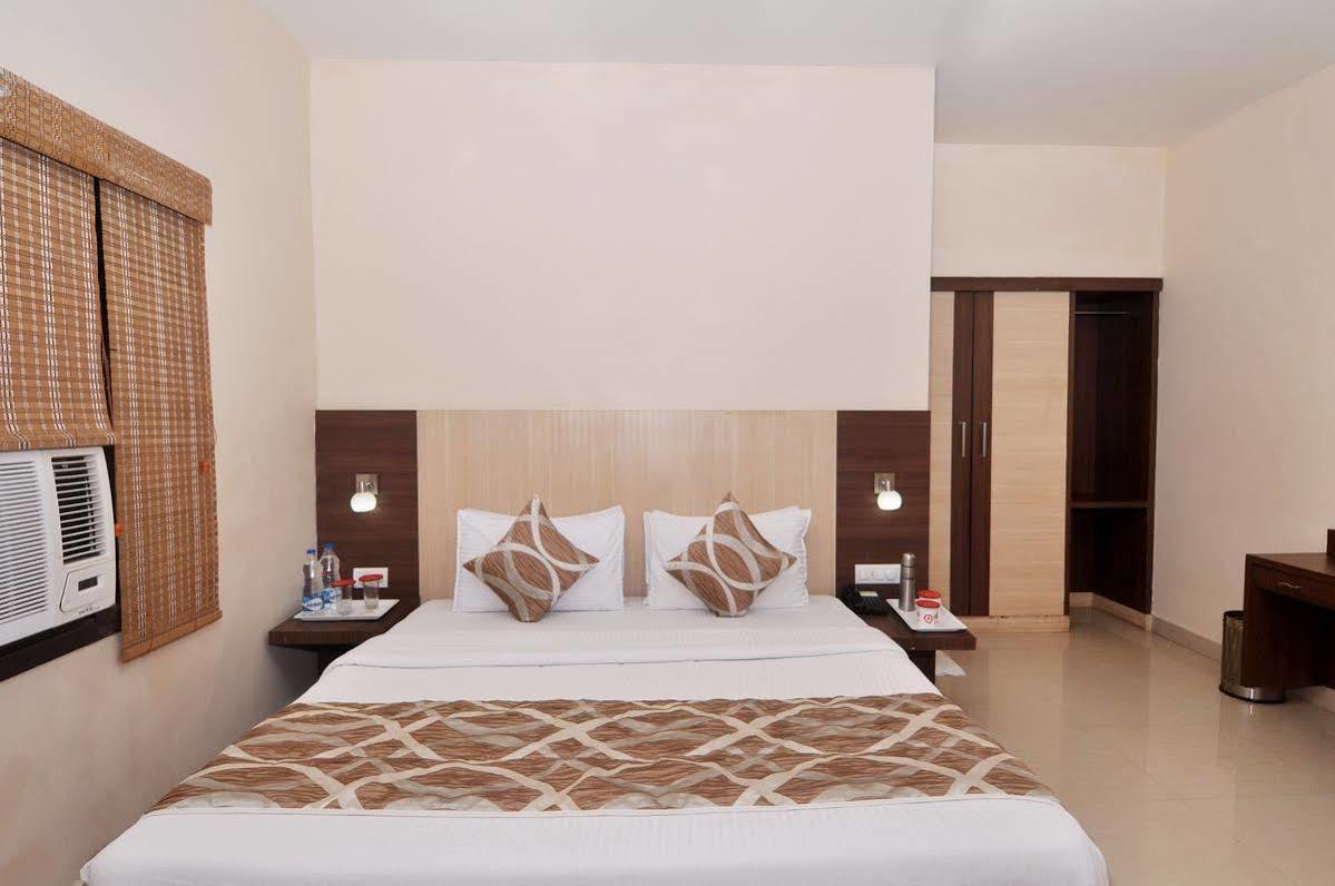 Sivamurugan Hotel Kumbakonam Esterno foto