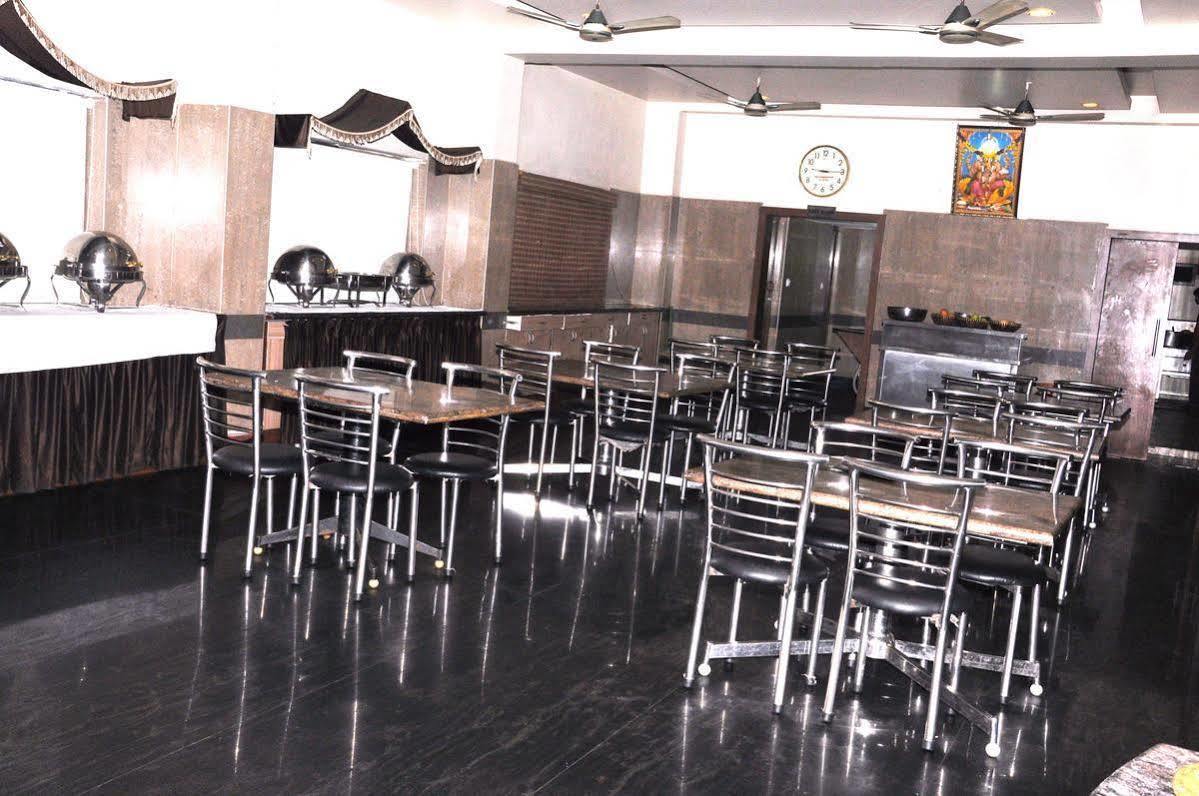 Sivamurugan Hotel Kumbakonam Esterno foto